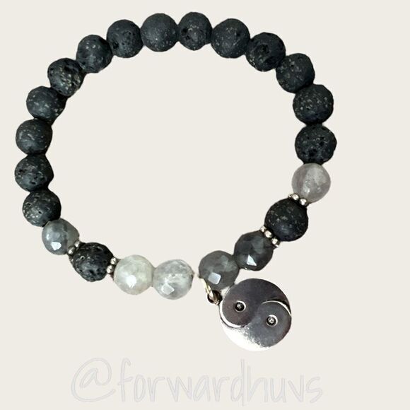 Lava Stone Bracelet with Yin Yang - Picture 2 of 7
